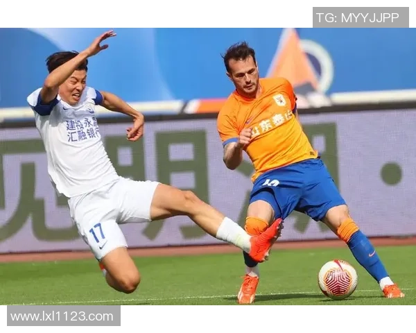 成都羽毛球队以82分稳居冠军赛积分榜首位展现强劲实力